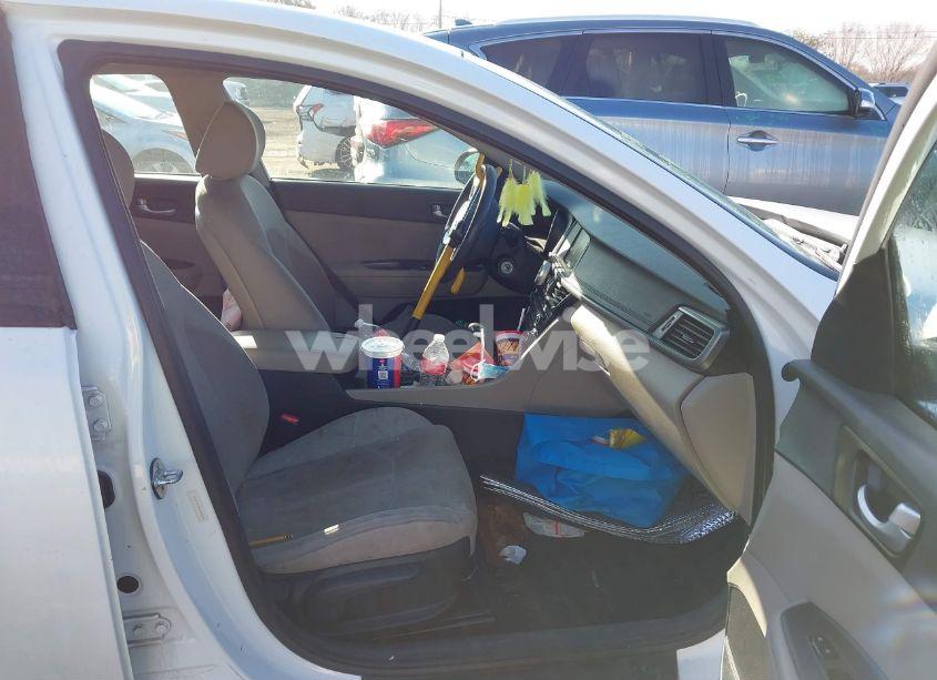 Photo 5 of 2018 Kia Optima LX (VIN 5XXGT4L3XJG206946)