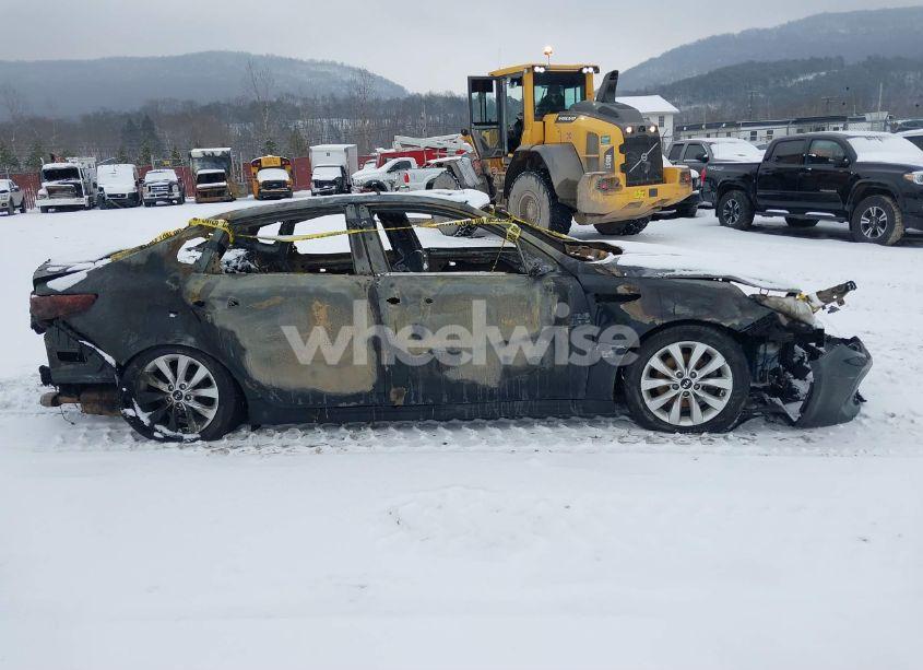 Photo 12 of 2018 Kia Optima S (VIN 5XXGT4L3XJG218451)