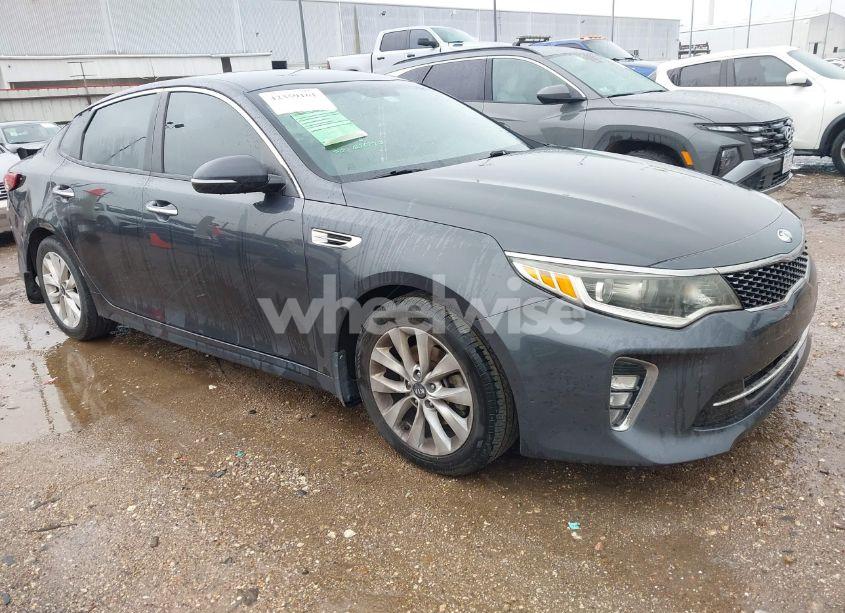 2018 Kia Optima S (VIN 5XXGT4L3XJG219874) main photo
