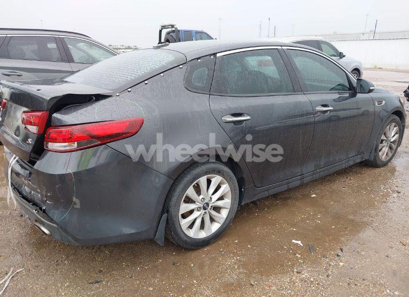 Photo 4 of 2018 Kia Optima S (VIN 5XXGT4L3XJG219874)