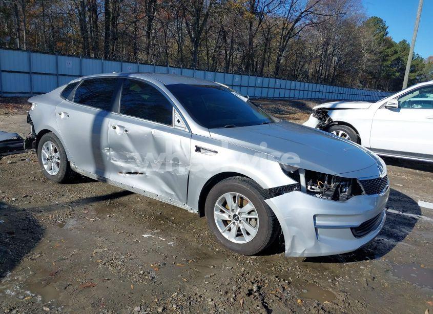 2018 Kia Optima LX (VIN 5XXGT4L3XJG226064) main photo