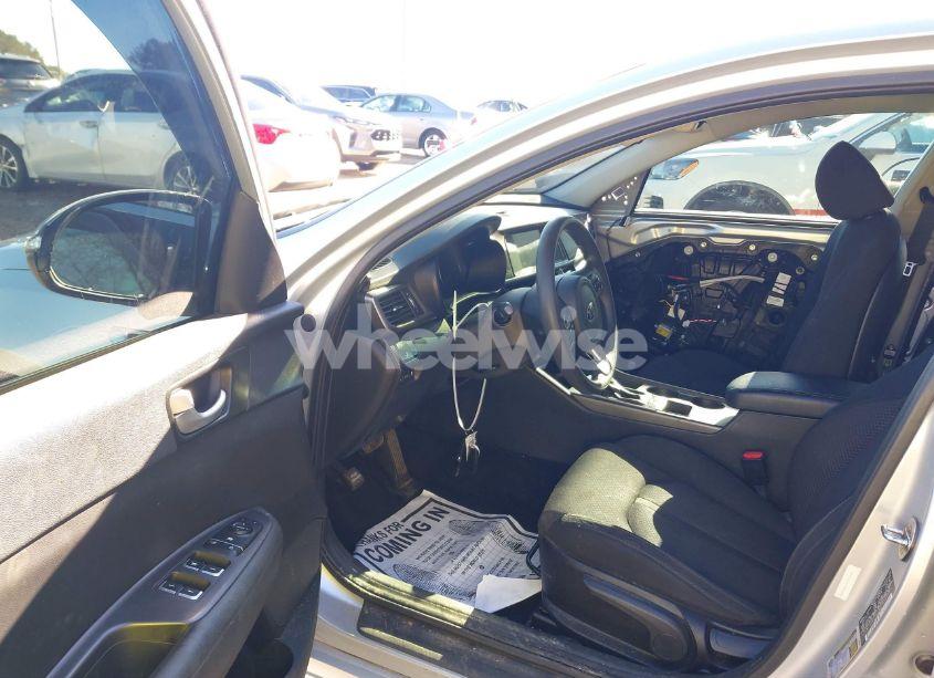 Photo 5 of 2018 Kia Optima LX (VIN 5XXGT4L3XJG226064)