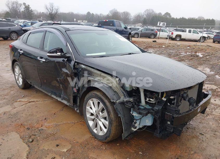 2018 Kia Optima S (VIN 5XXGT4L3XJG242197) main photo
