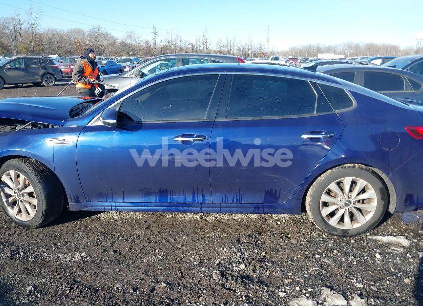 Photo 14 of 2018 Kia Optima S (VIN 5XXGT4L3XJG242796)