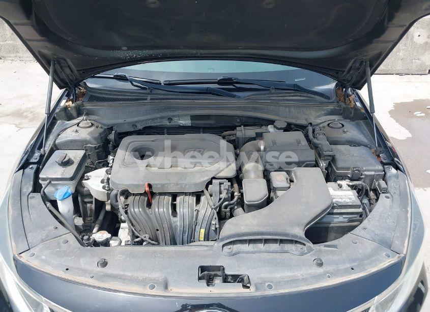 Photo 10 of 2018 Kia Optima S (VIN 5XXGT4L3XJG243723)