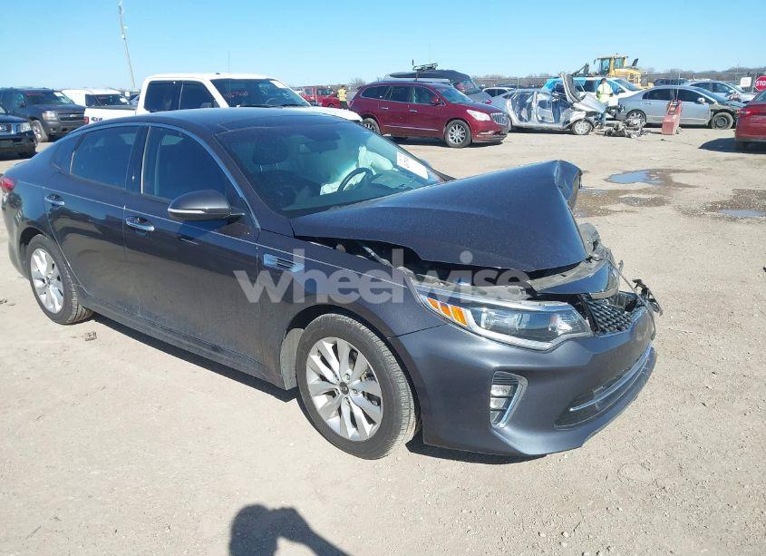 2018 Kia Optima S (VIN 5XXGT4L3XJG244855) main photo