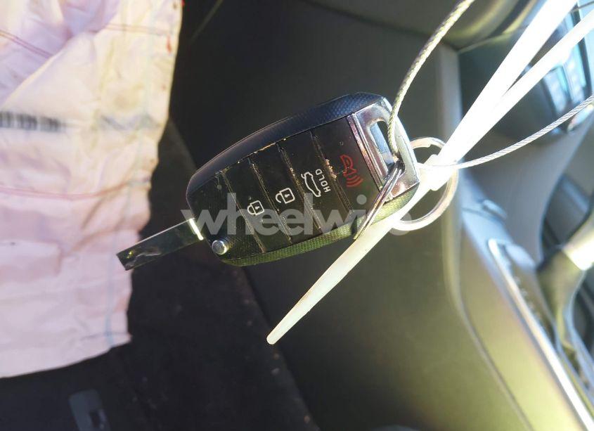 Photo 11 of 2018 Kia Optima S (VIN 5XXGT4L3XJG244855)