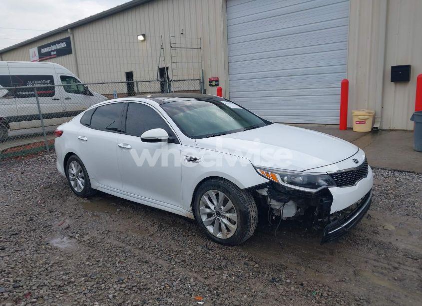 2018 Kia Optima S (VIN 5XXGT4L3XJG246489) main photo