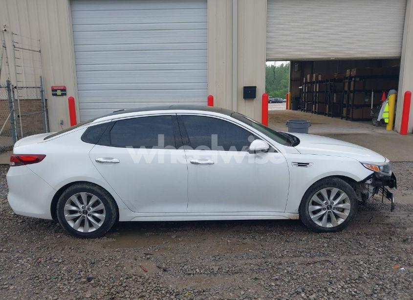 Photo 14 of 2018 Kia Optima S (VIN 5XXGT4L3XJG246489)