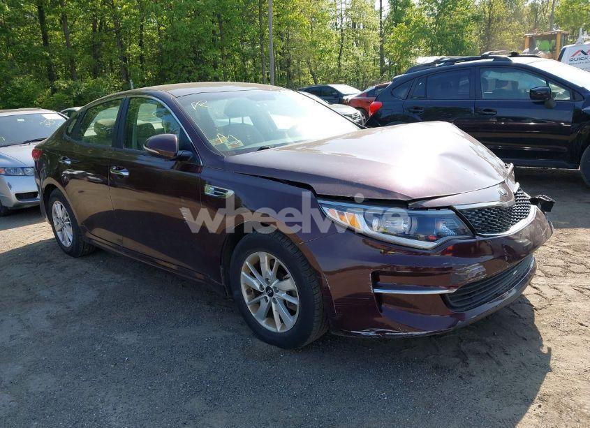 2018 Kia Optima LX (VIN 5XXGT4L3XJG250686) main photo