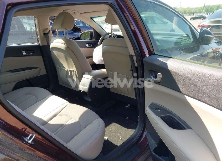 Photo 8 of 2018 Kia Optima LX (VIN 5XXGT4L3XJG250686)