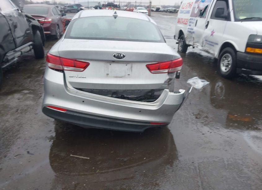 Photo 16 of 2018 Kia Optima LX (VIN 5XXGT4L3XJG256648)