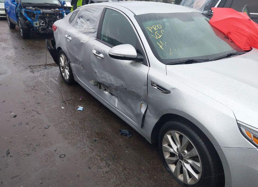 Photo 6 of 2018 Kia Optima LX (VIN 5XXGT4L3XJG256648)