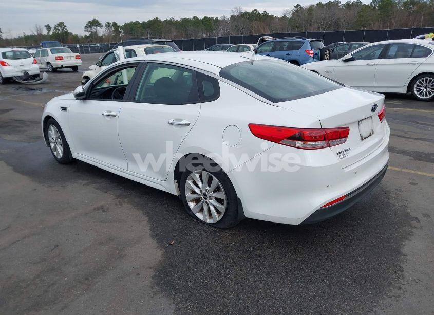 Photo 3 of 2018 Kia Optima LX (VIN 5XXGT4L3XJG257105)