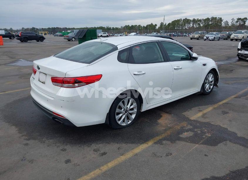 Photo 4 of 2018 Kia Optima LX (VIN 5XXGT4L3XJG257105)