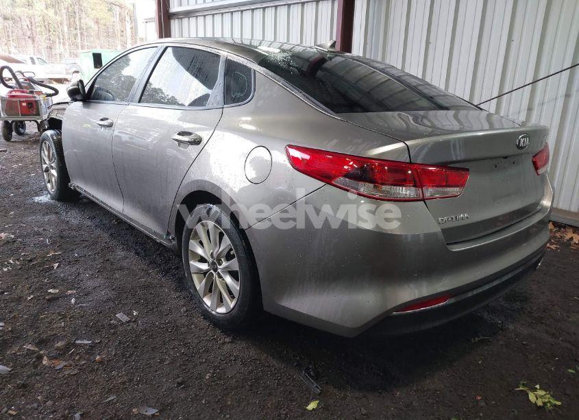 Photo 3 of 2018 Kia Optima LX (VIN 5XXGT4L3XJG265771)