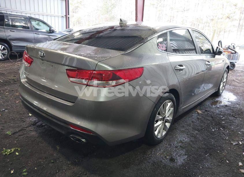 Photo 4 of 2018 Kia Optima LX (VIN 5XXGT4L3XJG265771)