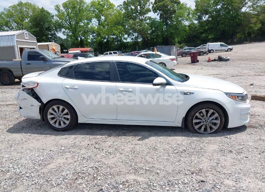 Photo 13 of 2018 Kia Optima LX (VIN 5XXGT4L3XJG267956)