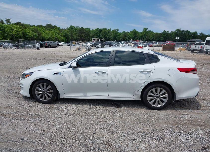 Photo 14 of 2018 Kia Optima LX (VIN 5XXGT4L3XJG267956)