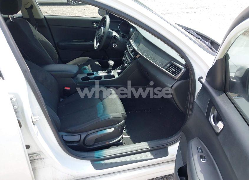 Photo 5 of 2018 Kia Optima LX (VIN 5XXGT4L3XJG267956)