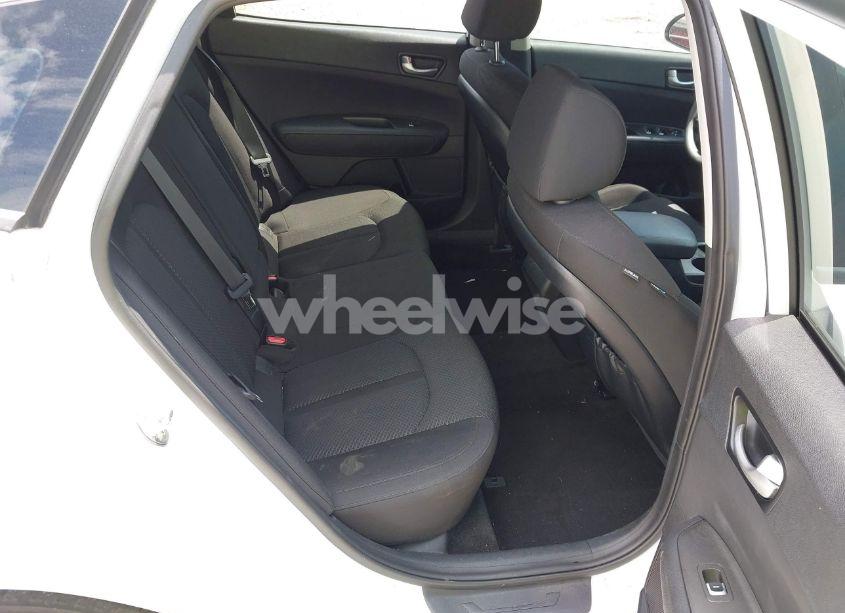 Photo 8 of 2018 Kia Optima LX (VIN 5XXGT4L3XJG267956)