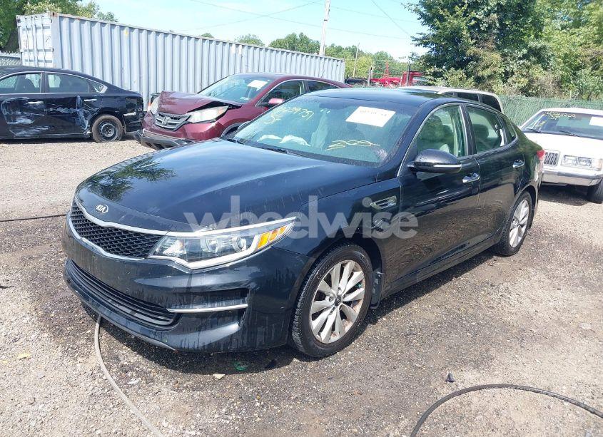 Photo 2 of 2018 Kia Optima LX (VIN 5XXGT4L3XJG268802)