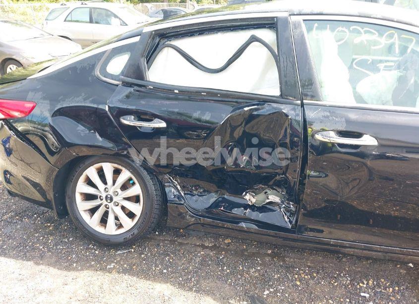 Photo 6 of 2018 Kia Optima LX (VIN 5XXGT4L3XJG268802)