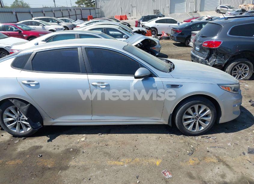 Photo 13 of 2018 Kia Optima LX (VIN 5XXGT4L3XJG271957)