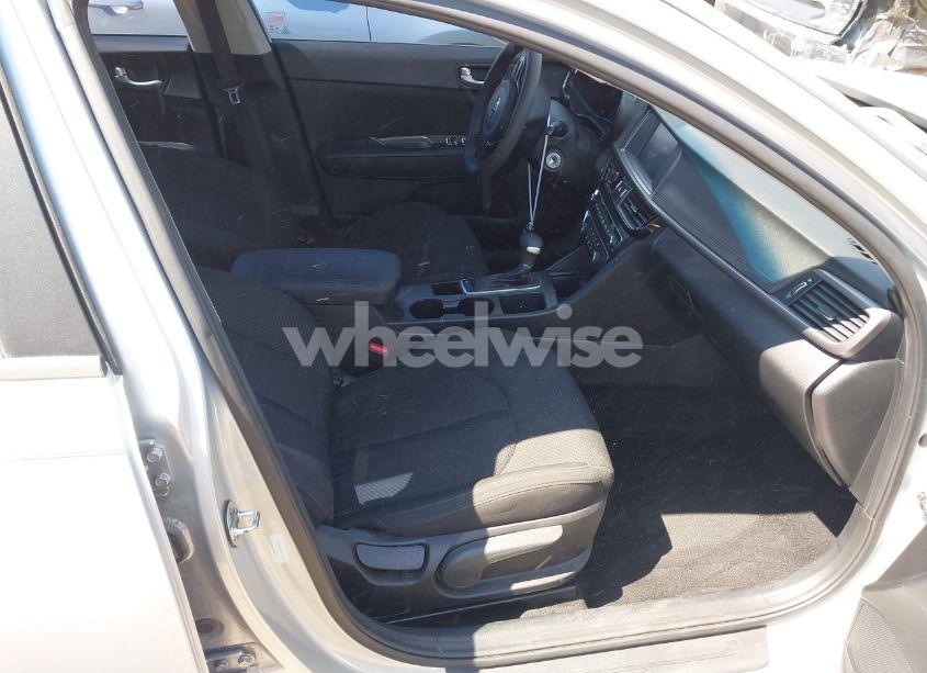 Photo 5 of 2018 Kia Optima LX (VIN 5XXGT4L3XJG271957)