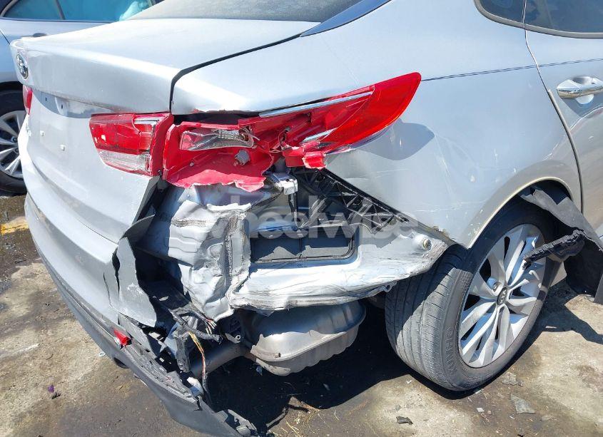 Photo 6 of 2018 Kia Optima LX (VIN 5XXGT4L3XJG271957)