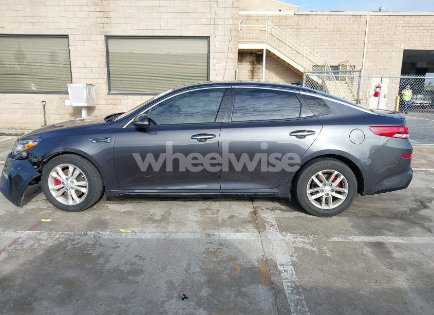 Photo 14 of 2019 Kia Optima S (VIN 5XXGT4L3XKG290302)