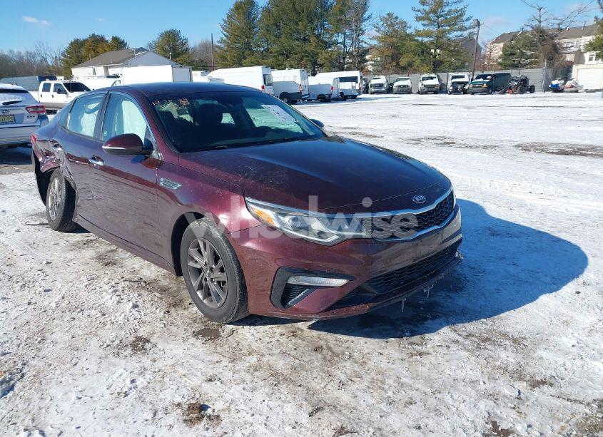 2019 Kia Optima LX (VIN 5XXGT4L3XKG290994) main photo