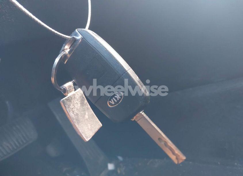 Photo 11 of 2019 Kia Optima LX (VIN 5XXGT4L3XKG290994)