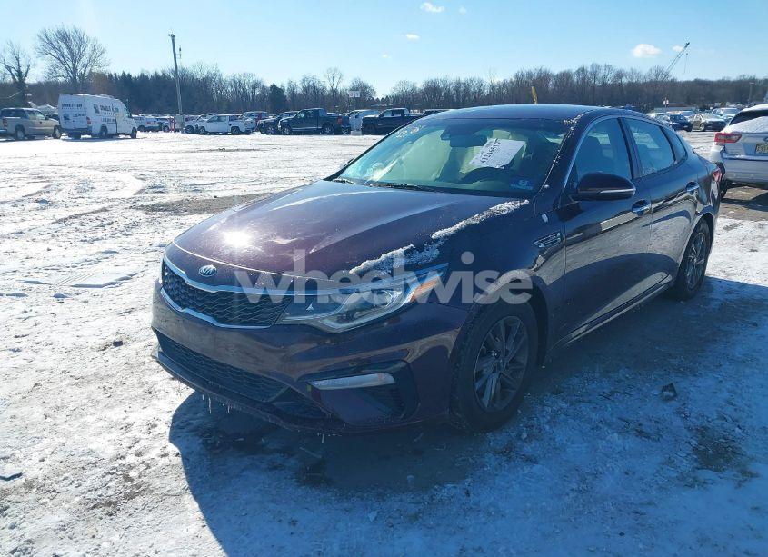 Photo 2 of 2019 Kia Optima LX (VIN 5XXGT4L3XKG290994)