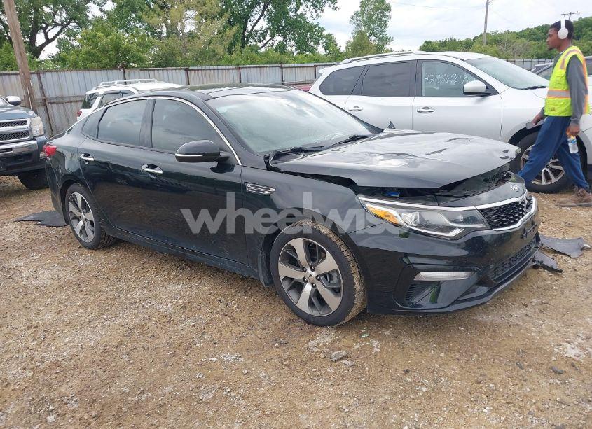 2019 Kia Optima S (VIN 5XXGT4L3XKG297461) main photo