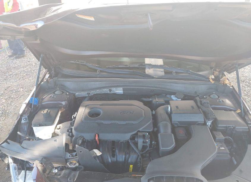 Photo 10 of 2019 Kia Optima LX (VIN 5XXGT4L3XKG300794)