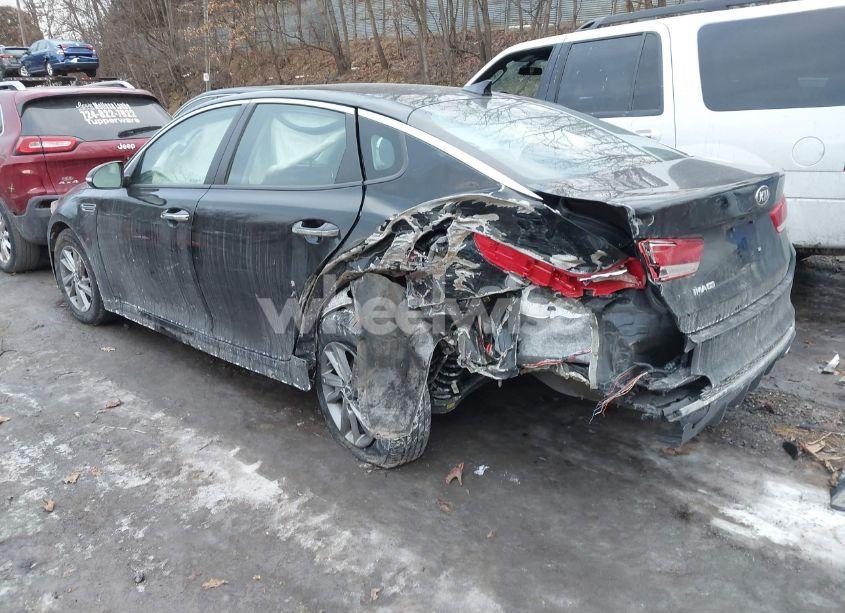 Photo 3 of 2019 Kia Optima LX (VIN 5XXGT4L3XKG305011)