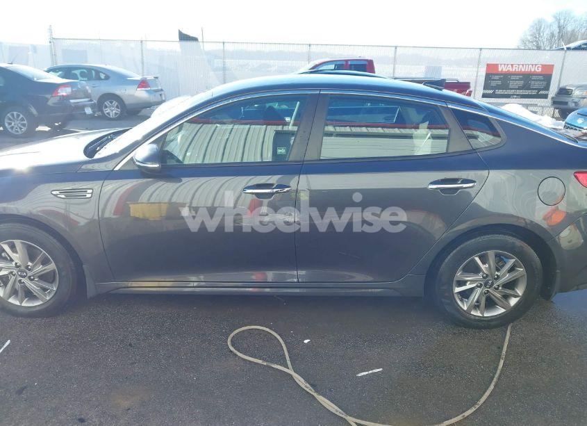 Photo 14 of 2019 Kia Optima LX (VIN 5XXGT4L3XKG305770)
