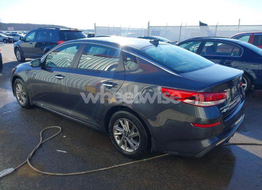 Photo 3 of 2019 Kia Optima LX (VIN 5XXGT4L3XKG305770)