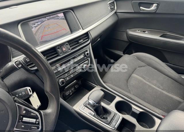 Photo 10 of 2019 Kia Optima LX (VIN 5XXGT4L3XKG307311)