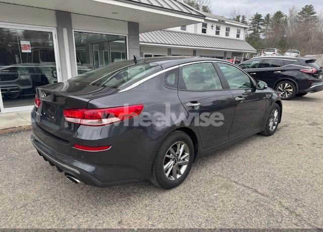 Photo 4 of 2019 Kia Optima LX (VIN 5XXGT4L3XKG307311)