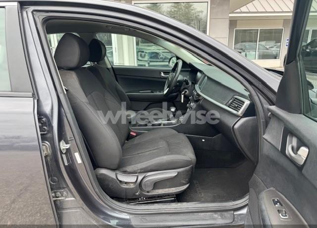 Photo 5 of 2019 Kia Optima LX (VIN 5XXGT4L3XKG307311)