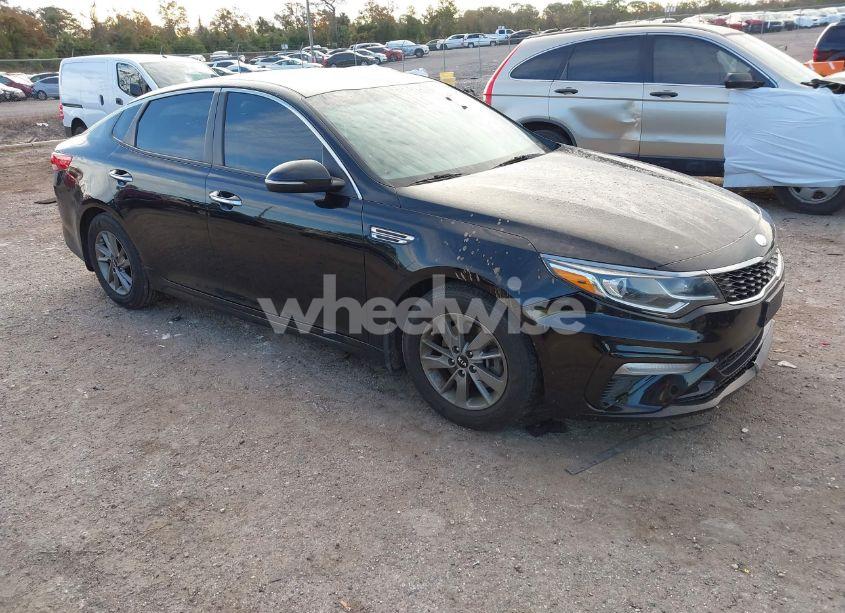2019 Kia Optima LX (VIN 5XXGT4L3XKG307373) main photo