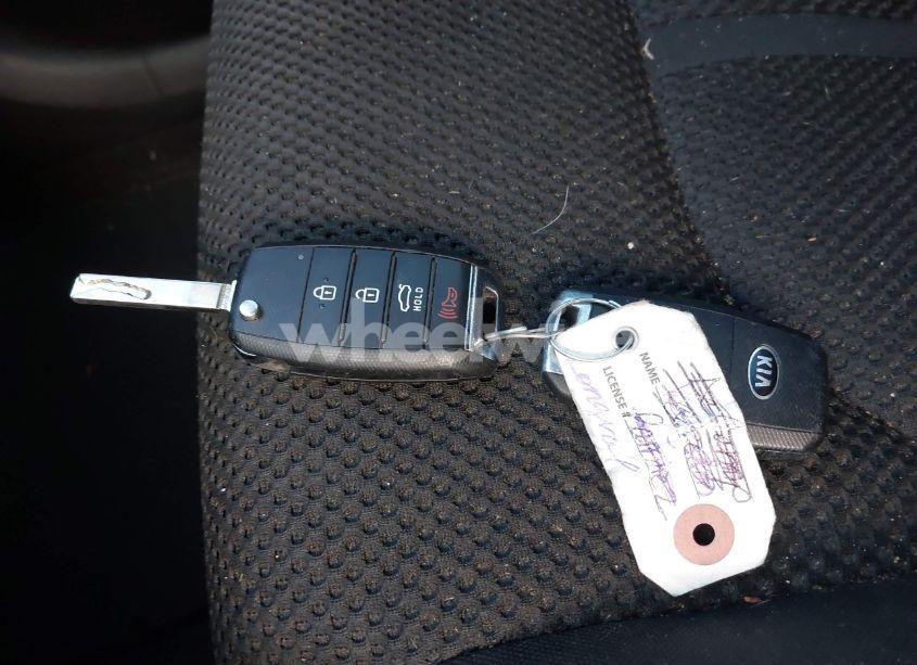 Photo 11 of 2019 Kia Optima LX (VIN 5XXGT4L3XKG307373)