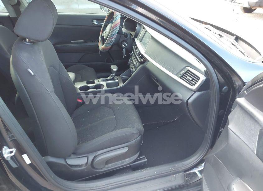 Photo 5 of 2019 Kia Optima LX (VIN 5XXGT4L3XKG307373)