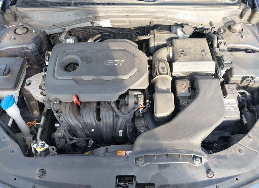 Photo 10 of 2019 Kia Optima LX (VIN 5XXGT4L3XKG326084)