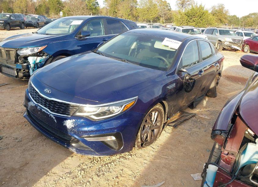 Photo 2 of 2019 Kia Optima LX (VIN 5XXGT4L3XKG326084)