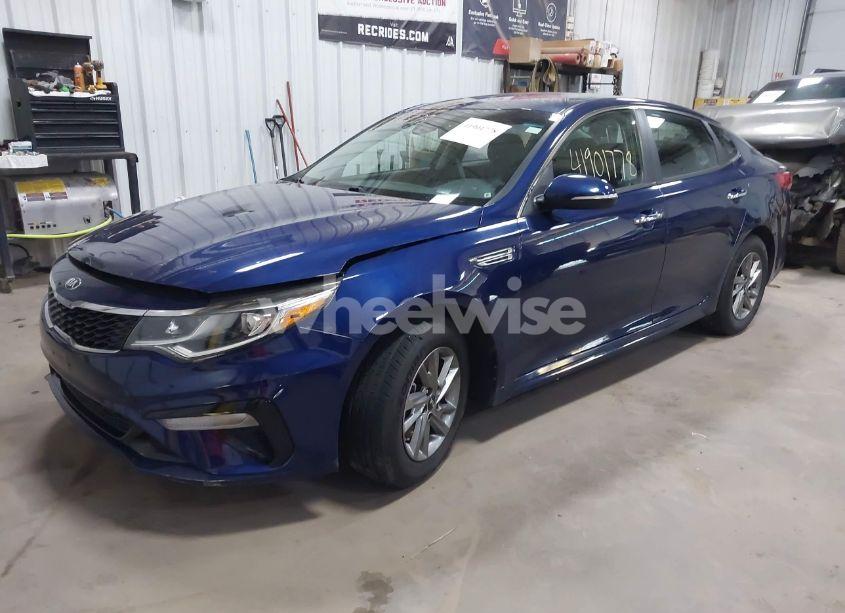 Photo 2 of 2019 Kia Optima LX (VIN 5XXGT4L3XKG334248)