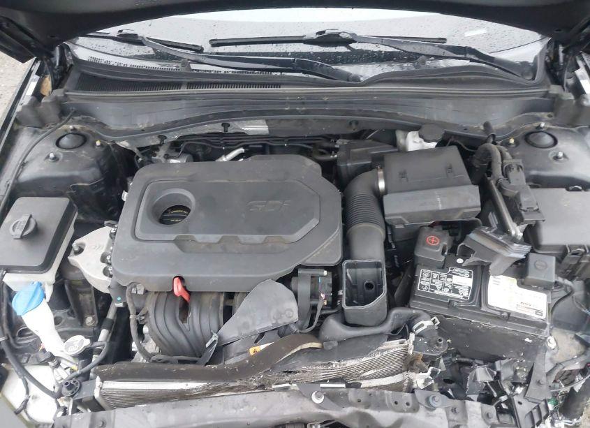 Photo 10 of 2019 Kia Optima LX (VIN 5XXGT4L3XKG336551)