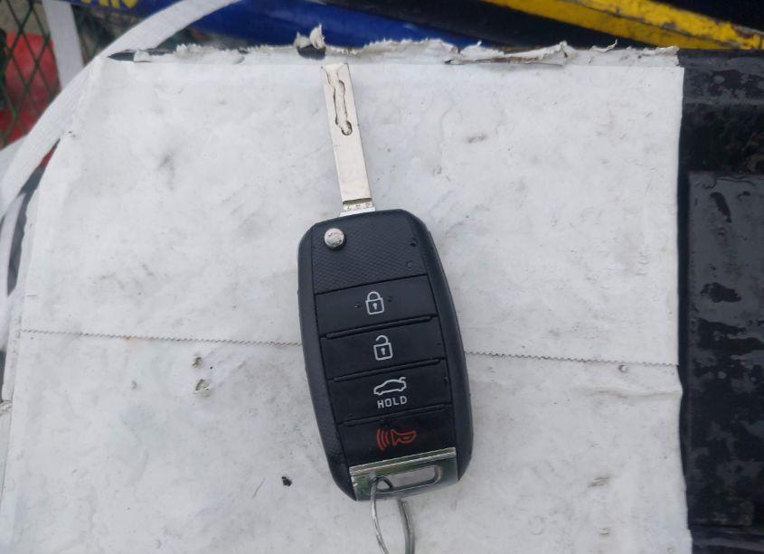 Photo 11 of 2019 Kia Optima LX (VIN 5XXGT4L3XKG336551)